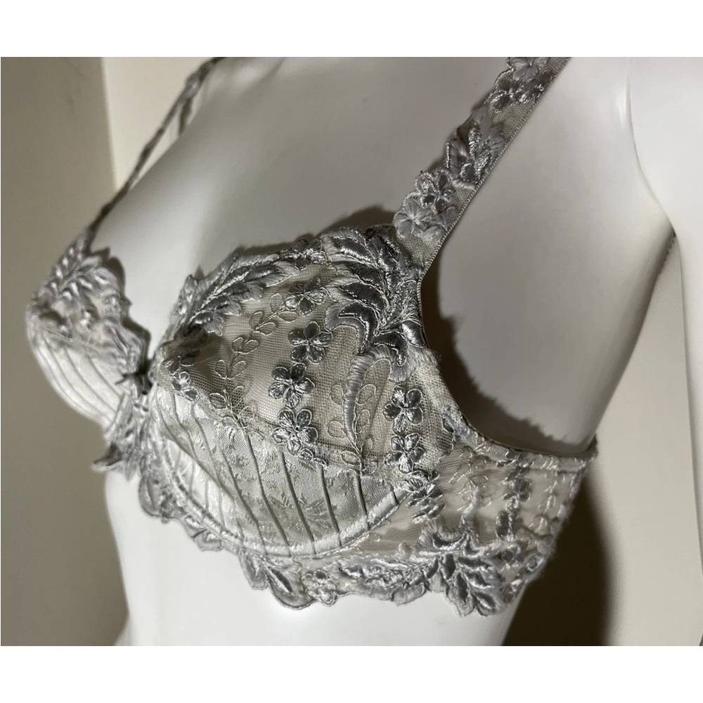 Lise Charmel Silver Gray Embroidered Floral Bra 32B Made In France